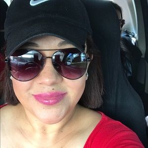 Meet your Posher, Adriana